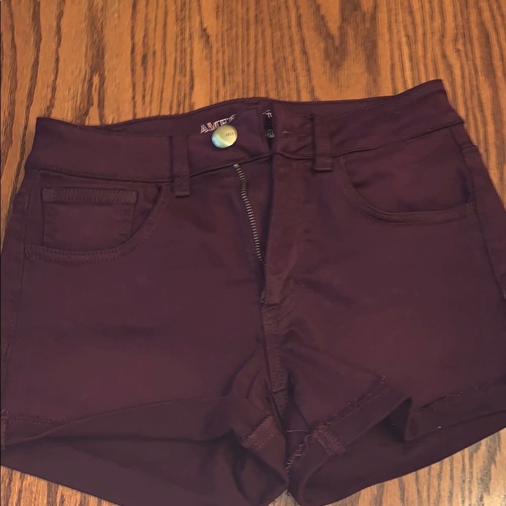 “Super stretch” high-rise shorts